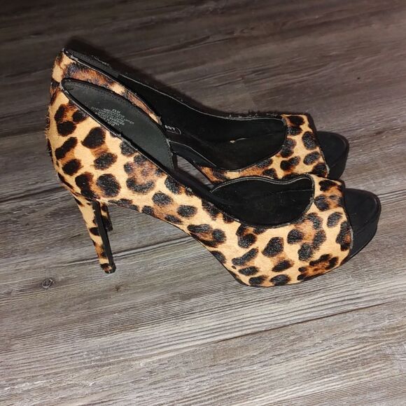 Nine West Expensive Pon Peep Toe Classic Sexy Pump  Sz 8.5 - Picture 5 of 6